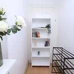 Nina 아파트 마카르스카