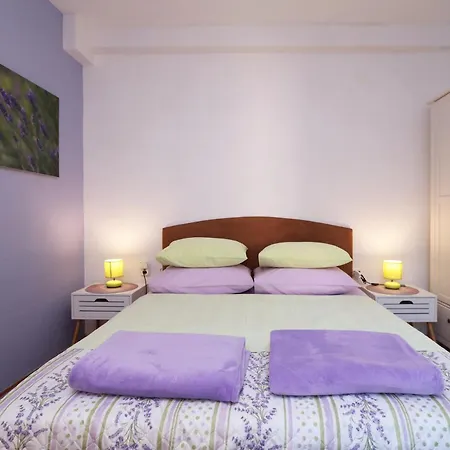 Nina Appartement Makarska