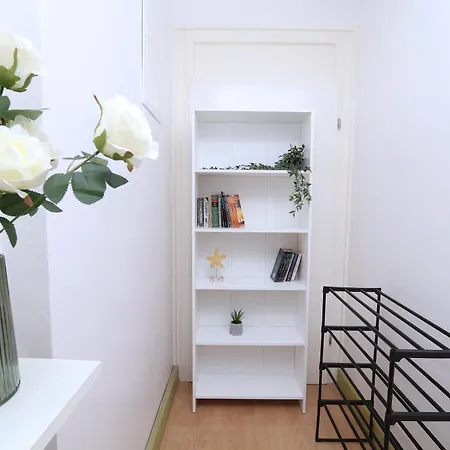 Nina 아파트 마카르스카