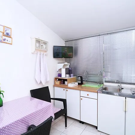Nina Appartement Makarska