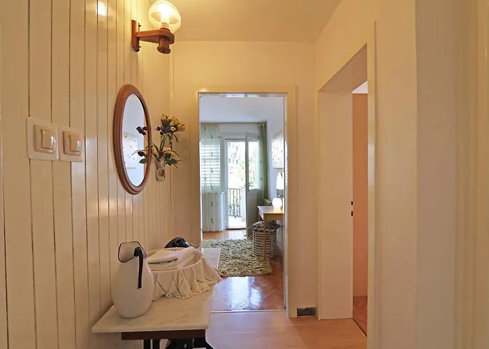 Nina Apartment Makarska