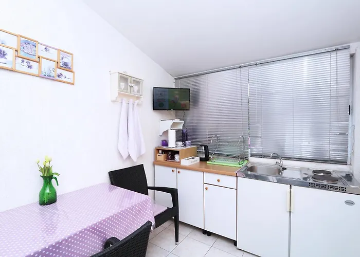 Nina Apartment Makarska