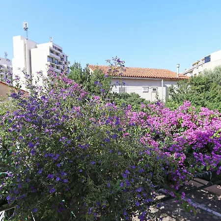 尼娜海滩公寓